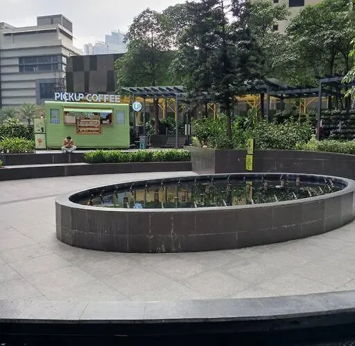Spacious 1br Milano By Versace In Makati *